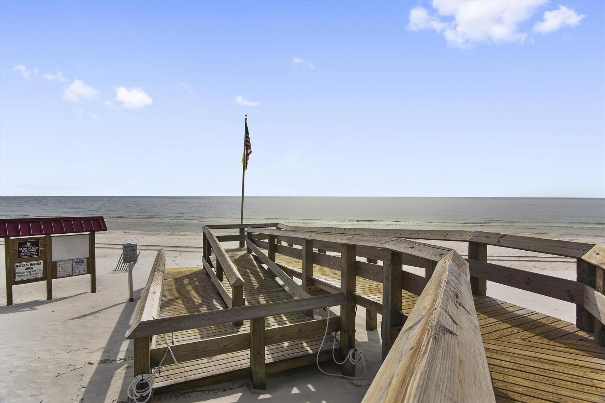 Phoenix Gulf Shores Unit 1702 Номер фото